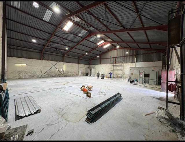 400M² WAREHOUSE TO LET IN STRAND CENTRAL