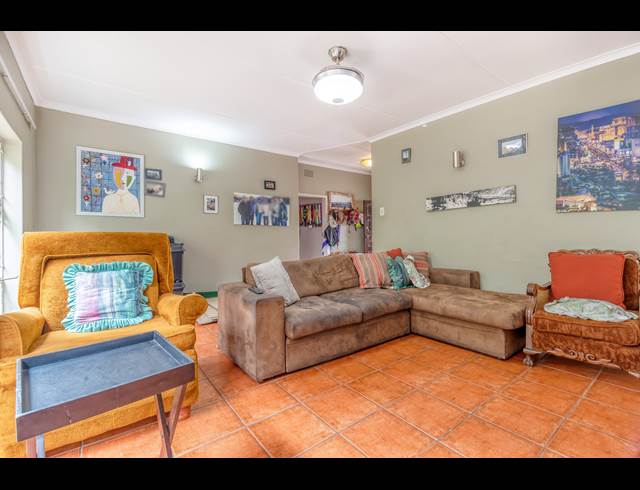 4 BEDROOM FREEHOLD RENTED IN FONTAINEBLEAU