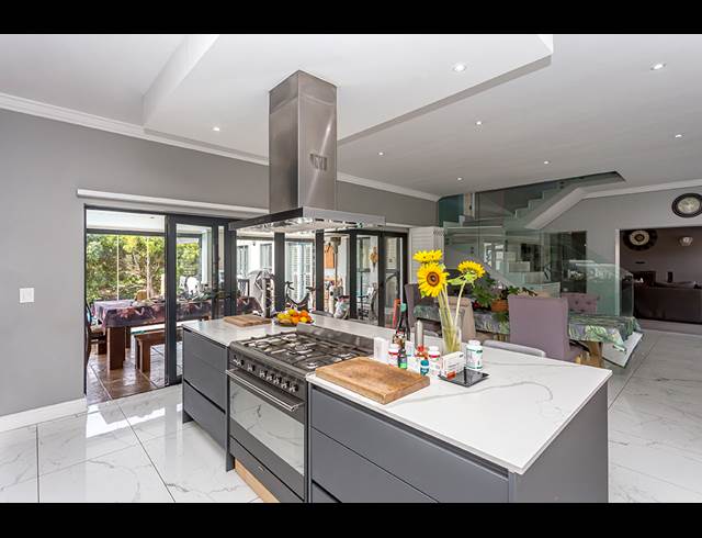 5 BEDROOM HOUSE TO LET IN ATLANTIC BEACH GOLF ESTATE