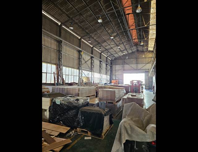 782M² WAREHOUSE TO LET IN BRACKENFELL CENTRAL