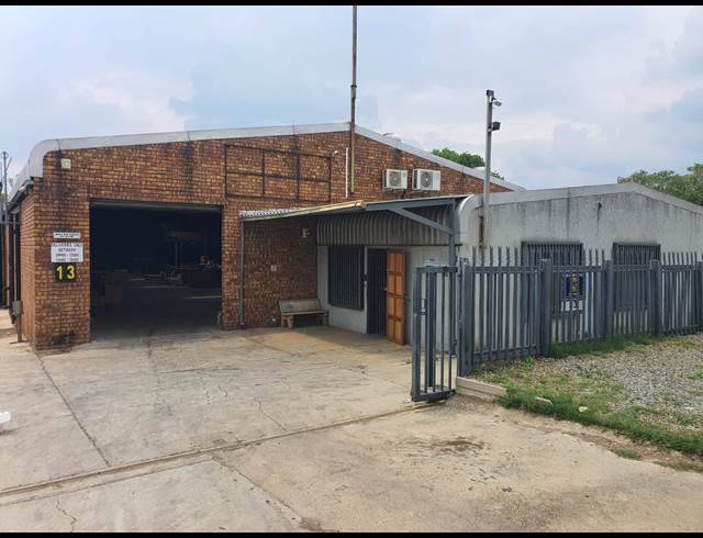 600M² WAREHOUSE TO LET IN DAGGAFONTEIN