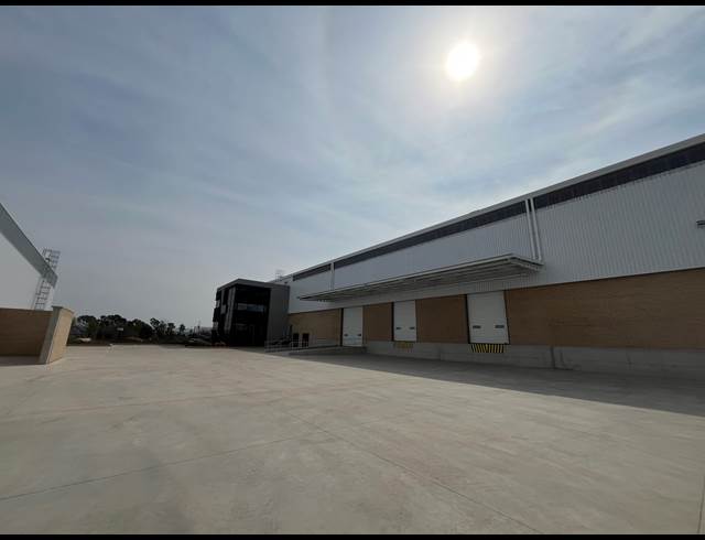 5,796M² WAREHOUSE TO LET IN AIRPORT PARK
