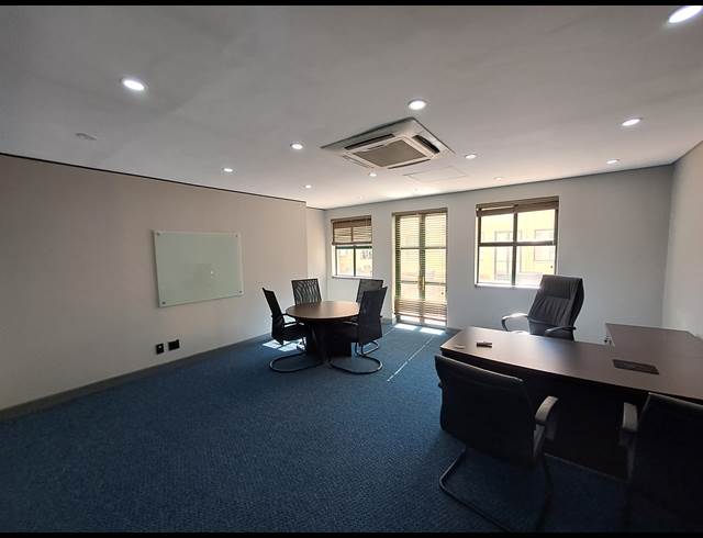 270M² OFFICE TO LET IN DUNKELD WEST