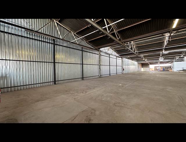 1,458M² WAREHOUSE TO LET IN ISANDO