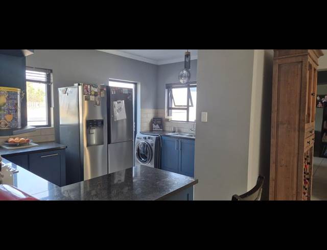 3 BEDROOM PROPERTY TO RENT IN MIDSTREAM ESTATE