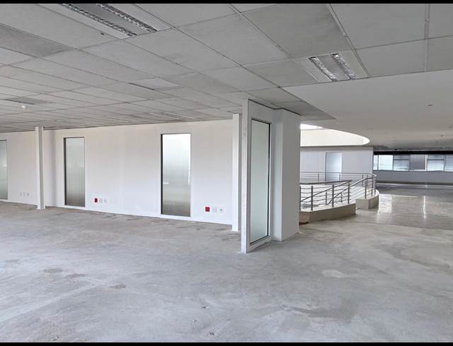 5,600M² OFFICE TO LET IN VORNA VALLEY