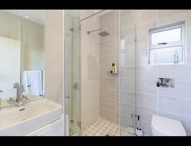 4 BEDROOM HOUSE TO LET IN CLIFTON