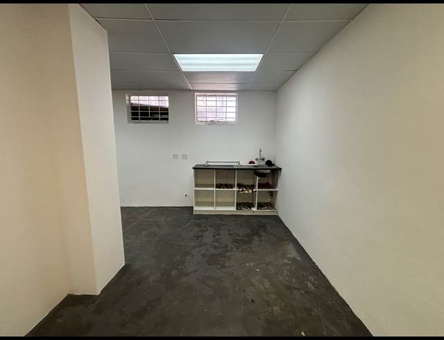 280M² RETAIL TO LET IN AUDAS ESTATE