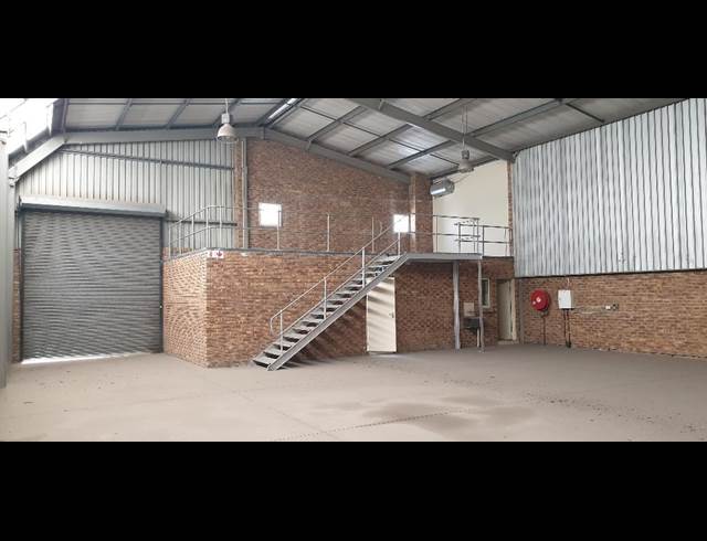 320M² WAREHOUSE TO LET IN WADEVILLE