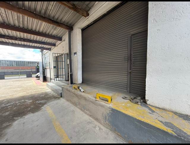 1,159M² WAREHOUSE TO LET IN INDUSTRIA