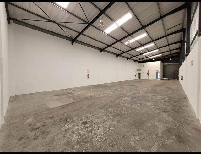 392M² WAREHOUSE TO LET IN KILLARNEY GARDENS