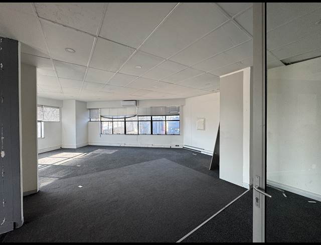 250M² WAREHOUSE TO LET IN WYNBERG