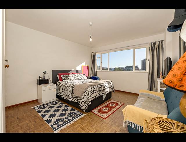 2.5 BEDROOM APARTMENT TO LET IN GREEN POINT