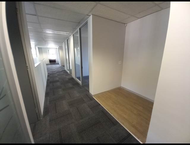 240M² OFFICE TO LET IN BRYANSTON