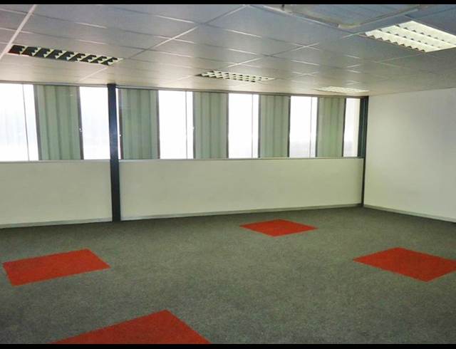 938M² WAREHOUSE TO LET IN MEADOWDALE
