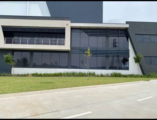 21,764M² WAREHOUSE TO LET IN ALBERTON CENTRAL