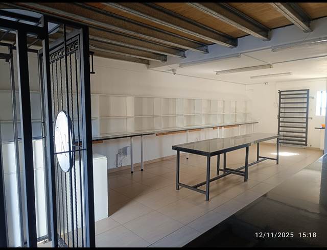89M² BUSINESS CENTRE TO LET IN BALLITO DISTRICT