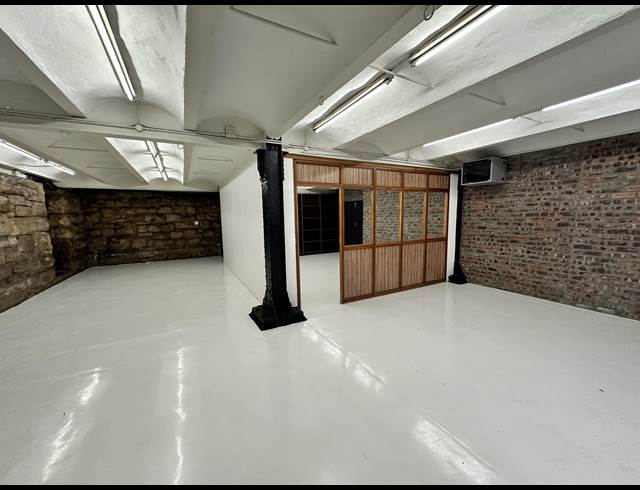 152M² OFFICE TO LET IN WOODSTOCK