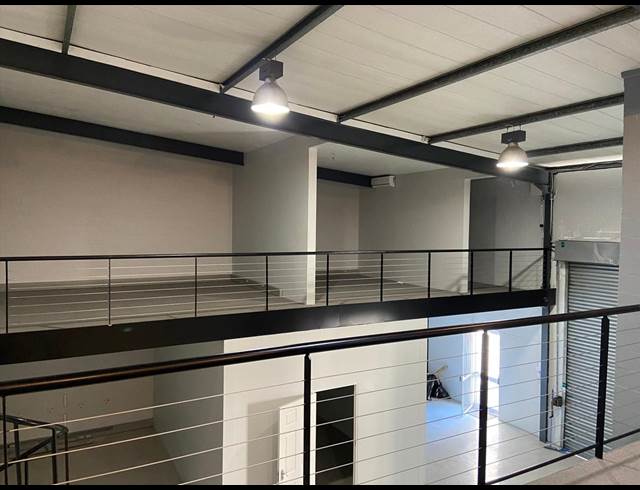 290M² WAREHOUSE TO LET IN WESTLAKE