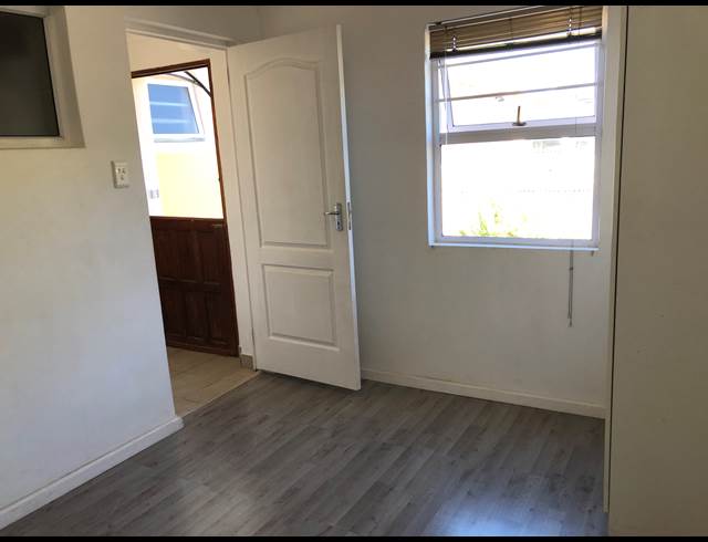 2 bed property to rent in EDGEMEAD