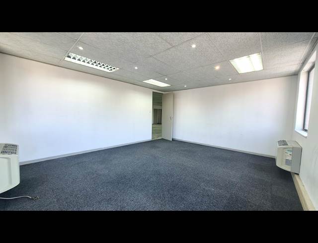 376M² OFFICE TO LET IN MENLYN