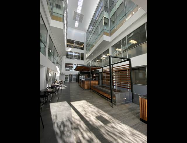 1,344M² OFFICE TO LET IN CLAREMONT