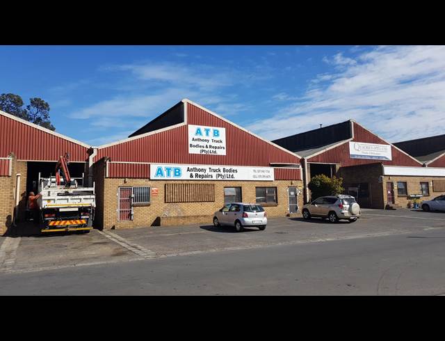 475M² FACTORY TO LET IN TRIANGLE FARM
