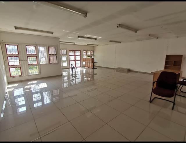 82M² RETAIL TO LET IN VALHALLA