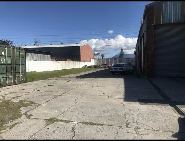 850M² INDUSTRIAL YARD TO LET IN ATHLONE INDUSTRIAL