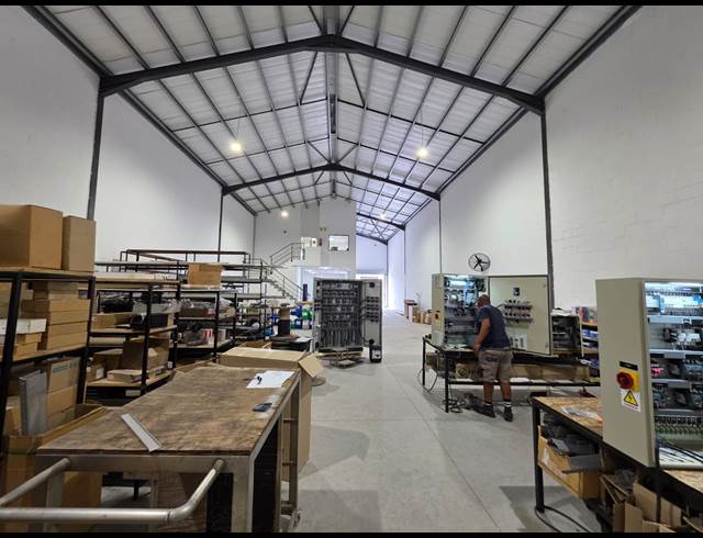 500M² WAREHOUSE TO LET IN FIRGROVE