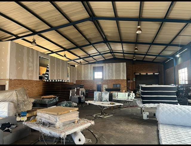750M² WAREHOUSE TO LET IN AMALGAM
