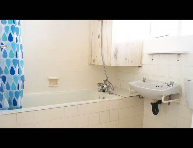 1 bed property to rent in KENILWORTH