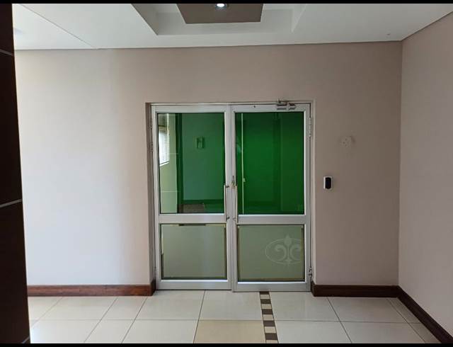 BUSINESS PROPERTY TO RENT IN DIE HOEWES