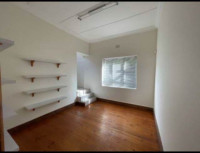 433M² BUILDING TO LET IN VREDEHOEK