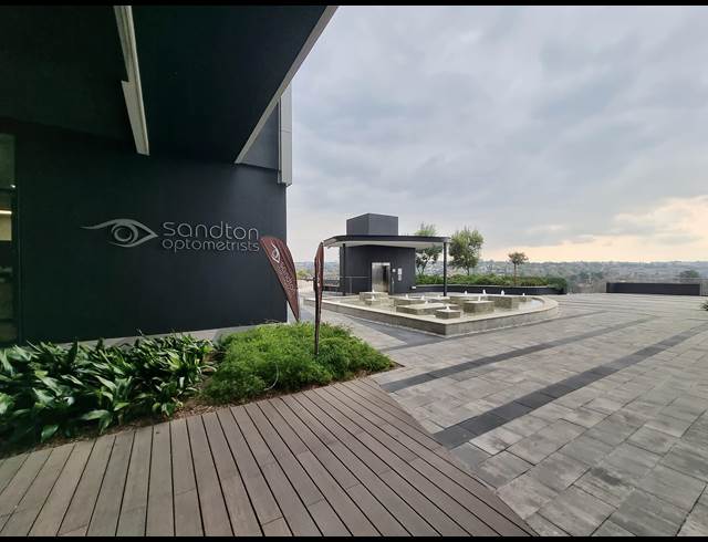 1,151M² OFFICE TO LET IN GLENADRIENNE