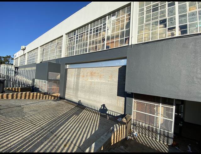 1,160M² WAREHOUSE TO LET IN MAITLAND