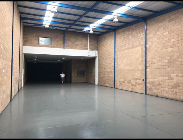 370M² WAREHOUSE TO LET IN LASER PARK