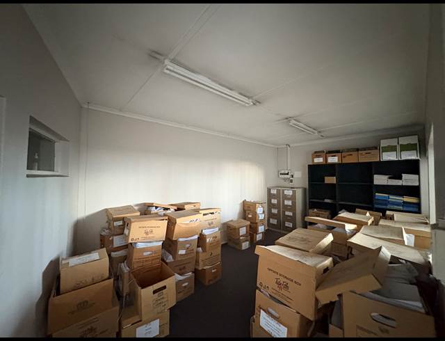 475M² SHOWROOM TO LET IN PAARDEN EILAND
