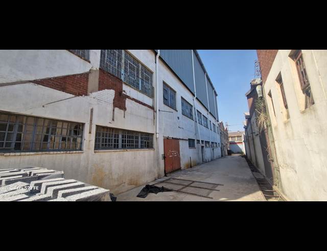 2,000M² WAREHOUSE TO LET IN SELBY