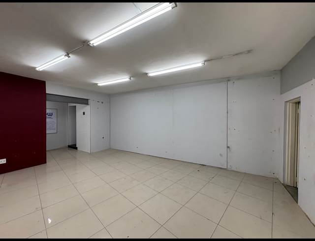475M² SHOWROOM TO LET IN PAARDEN EILAND