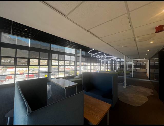 348M² OFFICE TO LET IN WOODSTOCK
