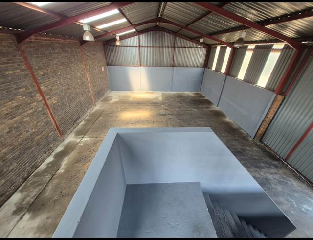 290M² FACTORY TO LET IN ANDERBOLT