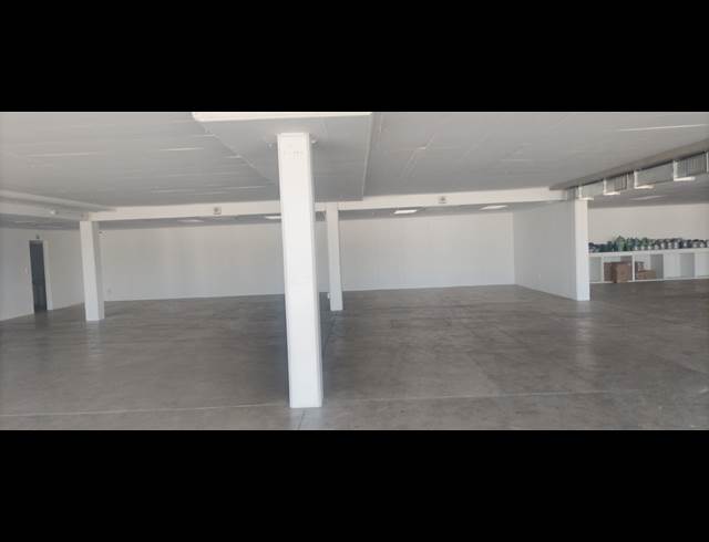 214M² RETAIL TO LET IN RIVERSIDE PARK