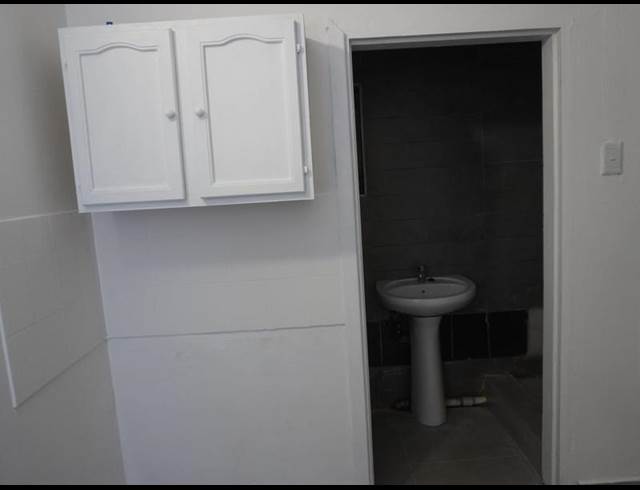 1 BEDROOM PROPERTY TO RENT IN BEREA WEST