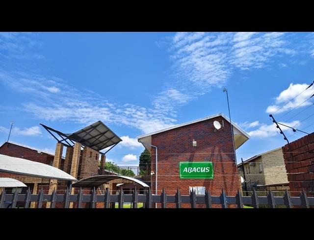 2 BEDROOM PROPERTY TO RENT IN DIE BULT