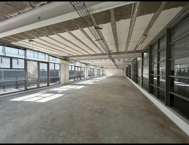 241M² BUILDING TO LET IN WOODSTOCK