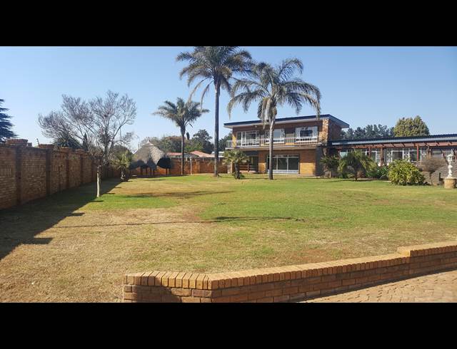 12,140M² WAREHOUSE TO LET IN BREDELL