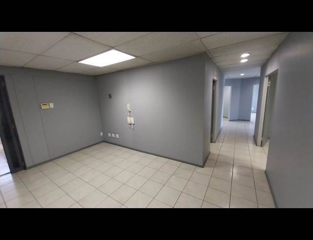 164M² OFFICE TO LET IN MONTANA