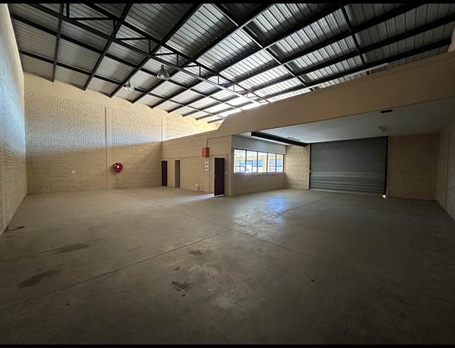 334M² WAREHOUSE TO LET IN POMONA