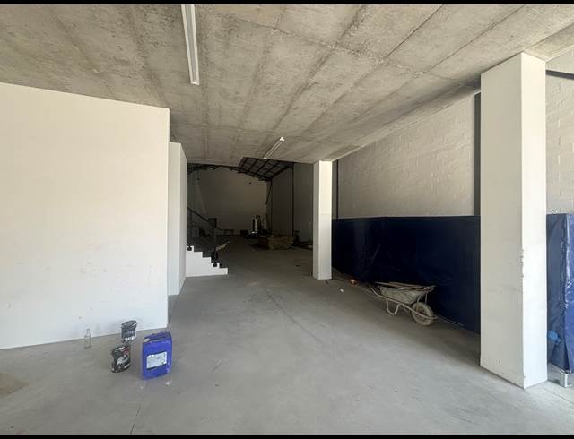 500M² WAREHOUSE TO LET IN FIRGROVE